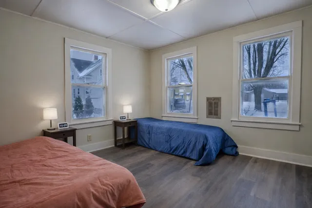 $180,000 | 904 West 8th Avenue, Oshkosh, WI 54902