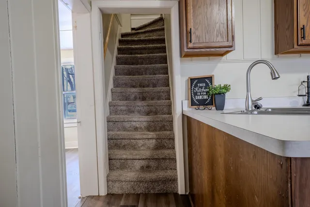 $180,000 | 904 West 8th Avenue, Oshkosh, WI 54902