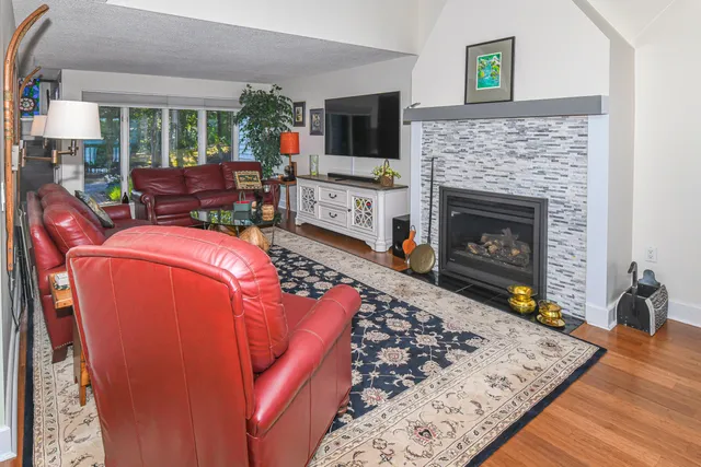 $849,900 | 15 Goodridge Drive, Unit 15, Naples, ME 04055