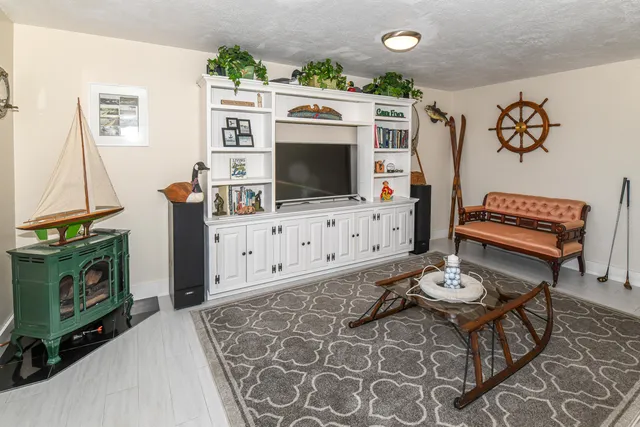 $849,900 | 15 Goodridge Drive, Unit 15, Naples, ME 04055