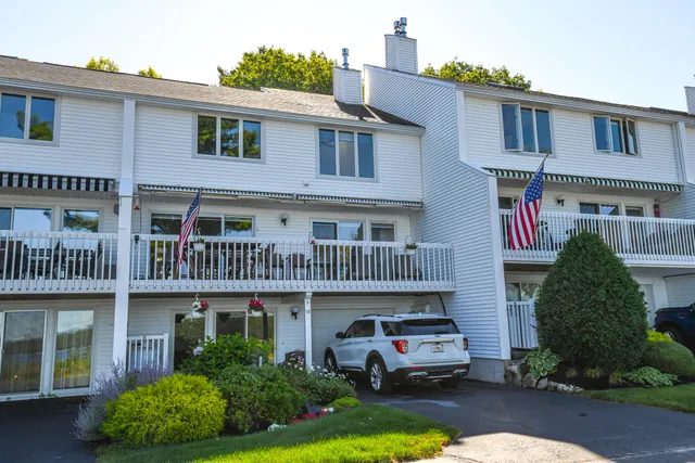 $849,900 | 15 Goodridge Drive, Unit 15, Naples, ME 04055