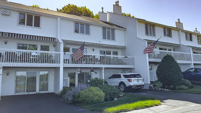 $849,900 | 15 Goodridge Drive, Unit 15, Naples, ME 04055