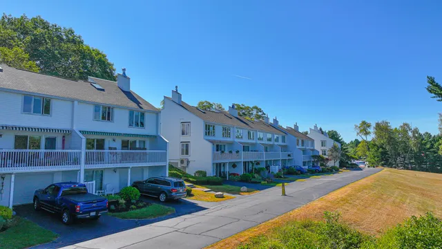 $849,900 | 15 Goodridge Drive, Unit 15, Naples, ME 04055