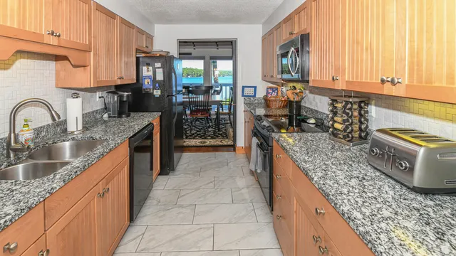 $849,900 | 15 Goodridge Drive, Unit 15, Naples, ME 04055