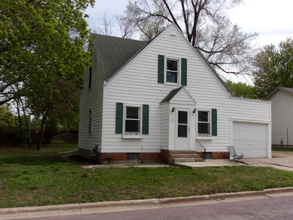 $105,000 | 1365 Oak Beach Drive, Fairmont, MN 56031