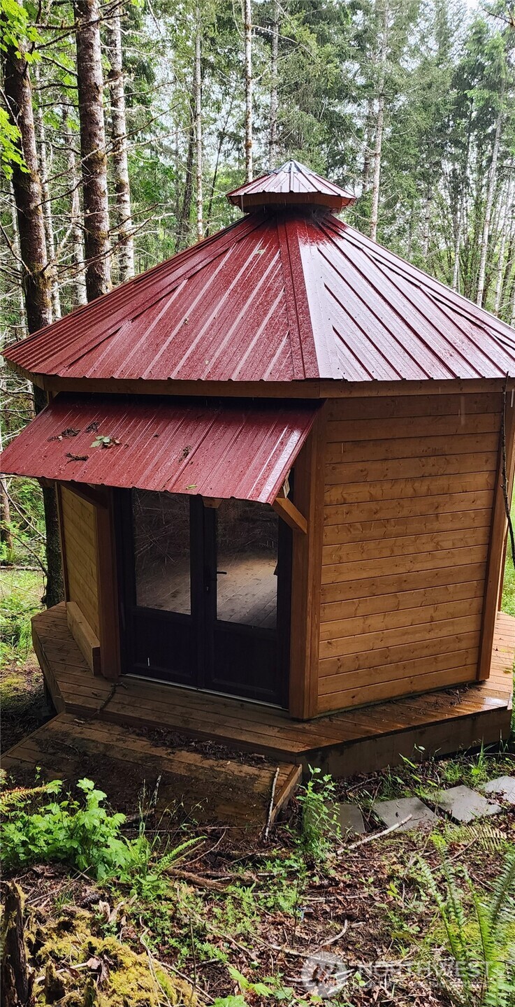 184 Labarre Road Chehalis, WA 98532 - Photo 3 of 11 a view of house with backyard and sitting area
