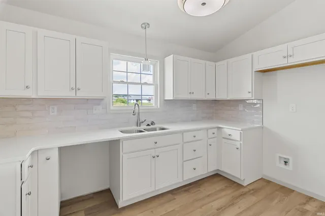 $299,900 | 66 Cobblestone Boulevard, Gas City, IN 46933