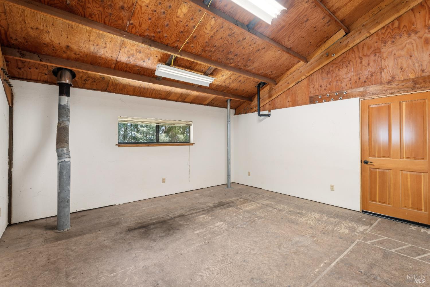 56481 Registered Guest Road Laytonville, CA 95454 - Photo 23 of 35