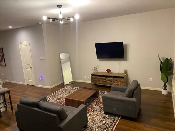 $2,100 | 6513 Knox Street, Houston, TX 77091