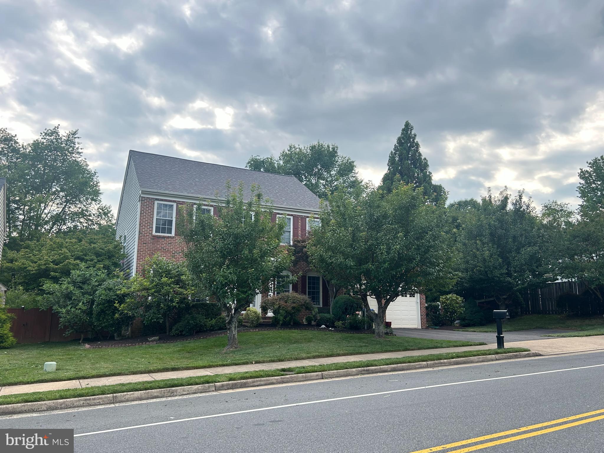 2944 Edgelea Road Vienna, VA 22181 - Photo 3 of 57