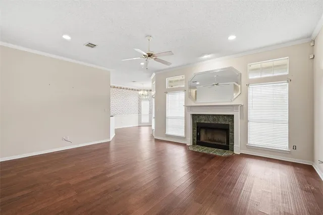 $299,900 | 621 Yukon Pass Drive, Hewitt, TX 76643