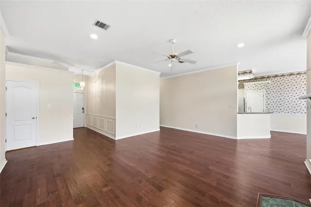 $299,900 | 621 Yukon Pass Drive, Hewitt, TX 76643