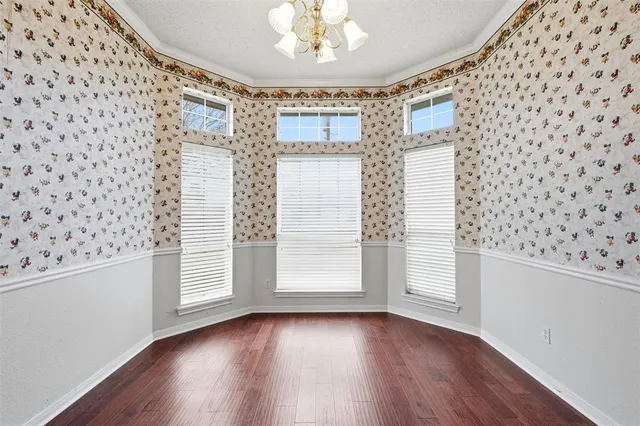 $299,900 | 621 Yukon Pass Drive, Hewitt, TX 76643