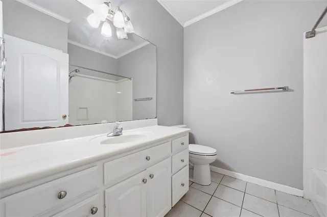 $299,900 | 621 Yukon Pass Drive, Hewitt, TX 76643