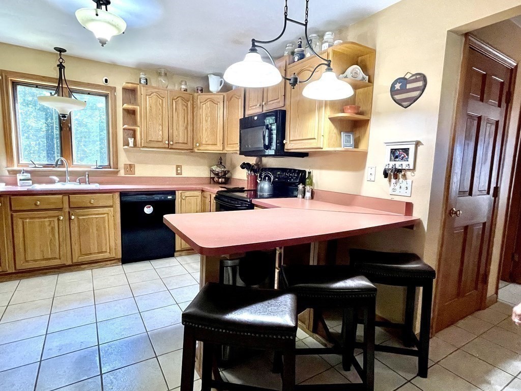 38 Bugbee Road Southwick, MA 01077 - Photo 4 of 33 Gallery Image 4