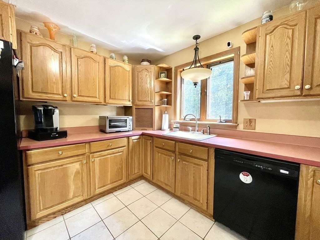 38 Bugbee Road Southwick, MA 01077 - Photo 6 of 33 Gallery Image 6