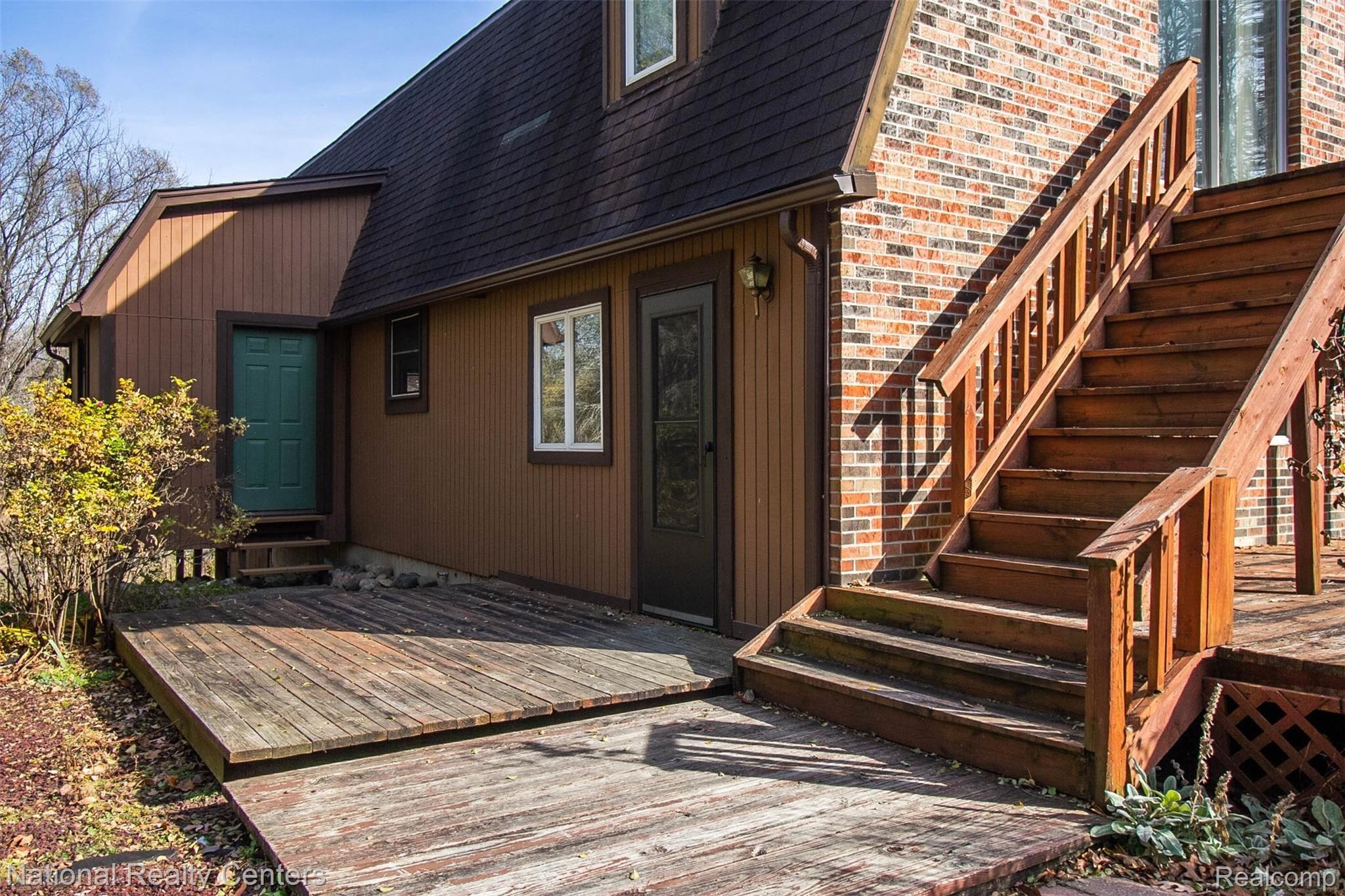 3225 Levalley Road Columbiaville, MI 48421 - Photo 2 of 41 5.jpg