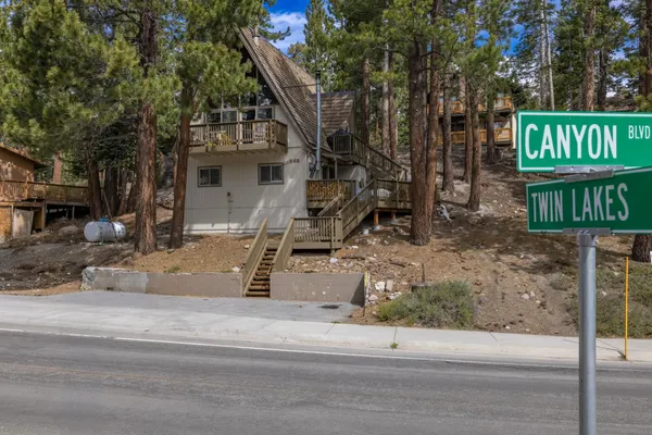 $1,025,000 | 362 Canyon Boulevard, Mammoth Lakes, CA 93546