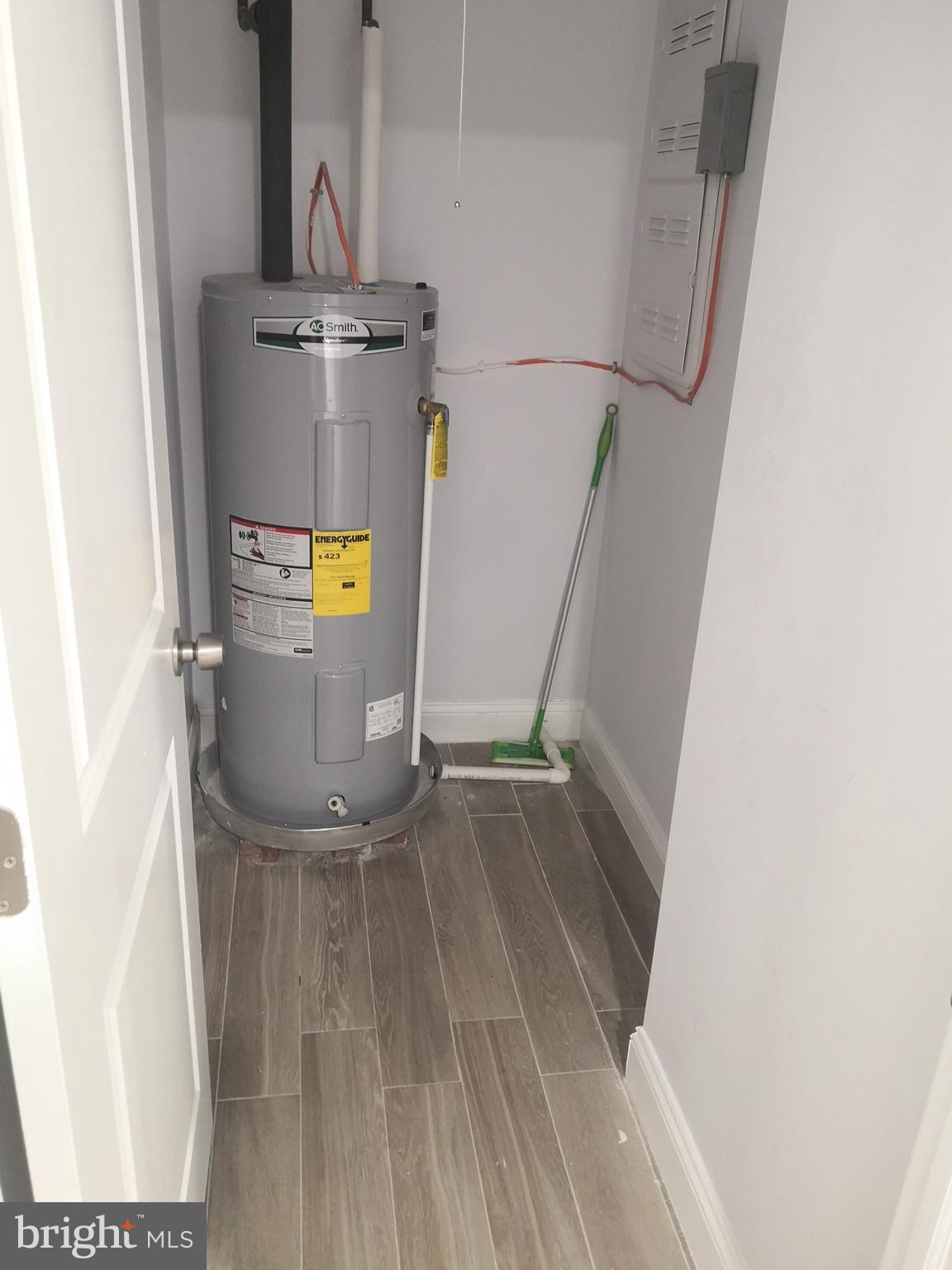 1008 Green Street Philadelphia, PA 19123 - Photo 15 of 40 a view of water heater room