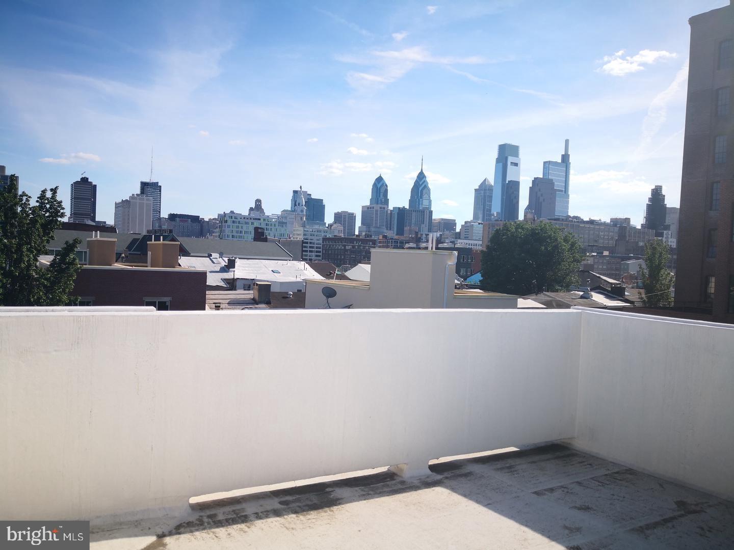 1008 Green Street Philadelphia, PA 19123 - Photo 5 of 40 a view of a city