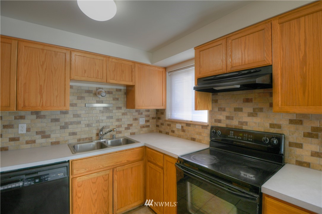6716 198th Way Southwest Rochester, WA 98579 - Photo 7 of 22