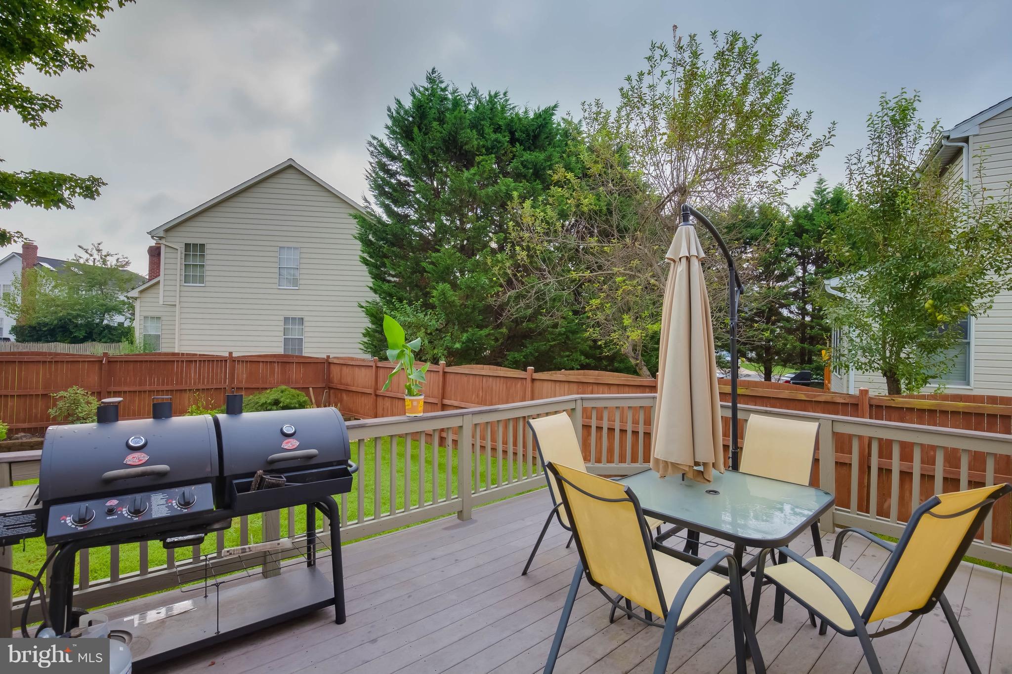 706 Monarch Ridge Road Frederick, MD 21703 - Photo 28 of 30 Deck with fenced in yard