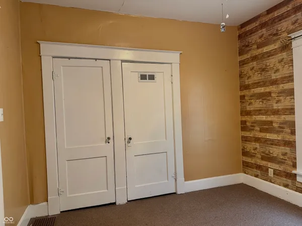 $70,000 | 2022 North 13th 1/2 Street, Terre Haute, IN 47804