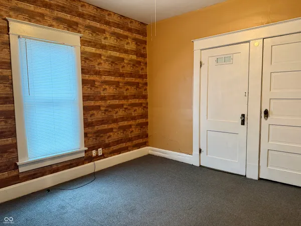 $70,000 | 2022 North 13th 1/2 Street, Terre Haute, IN 47804