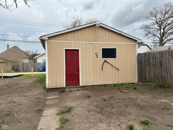 $70,000 | 2022 North 13th 1/2 Street, Terre Haute, IN 47804