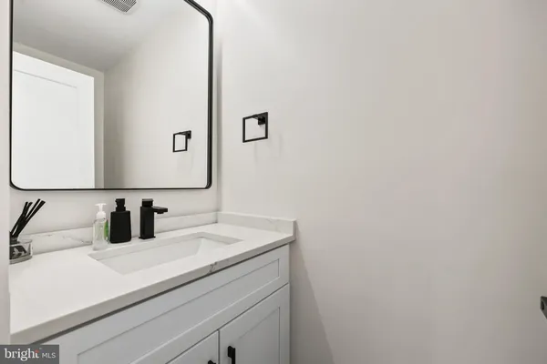 $1,350,000 | 3623 Great Laurel Lane, Fairfax, VA 22033