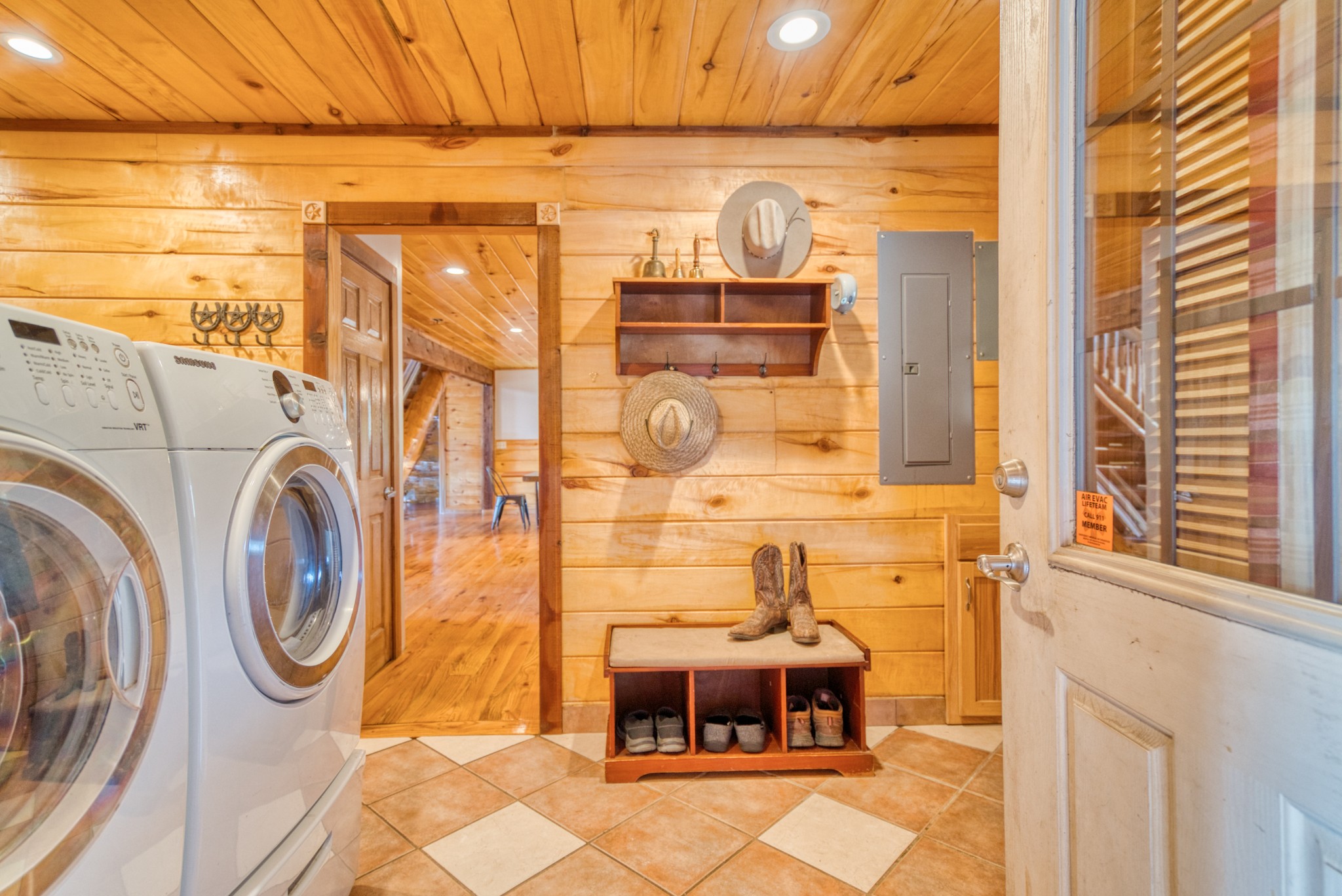 2644 Franklin Road Russellville, KY 42276 - Photo 14 of 40 a bathroom with a sink and a mirror