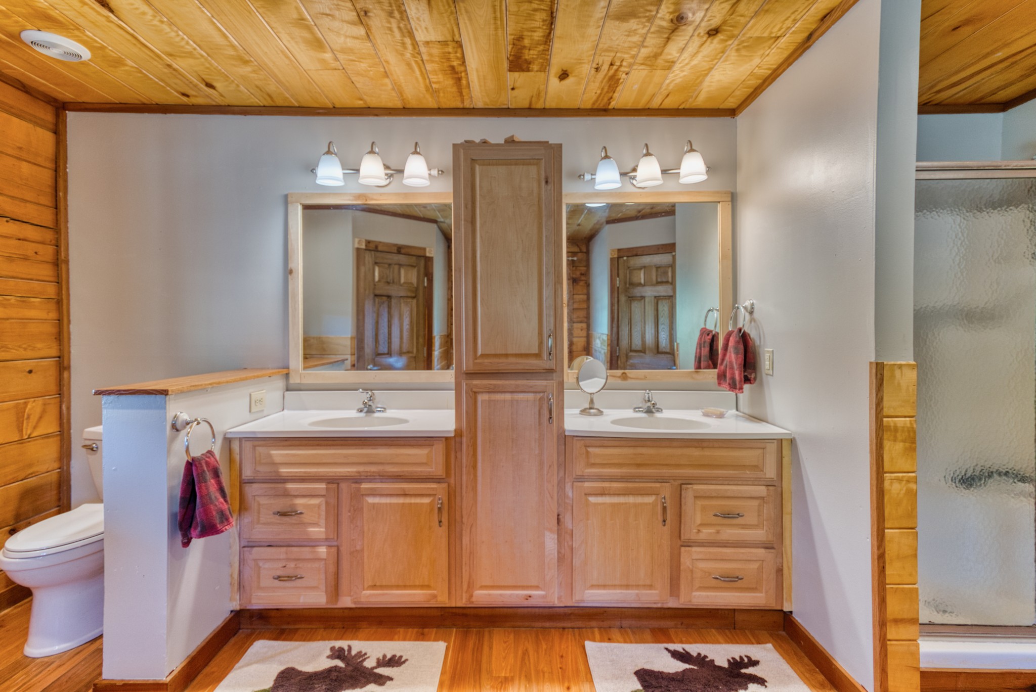 2644 Franklin Road Russellville, KY 42276 - Photo 20 of 40 a bathroom with a granite countertop sink and a mirror