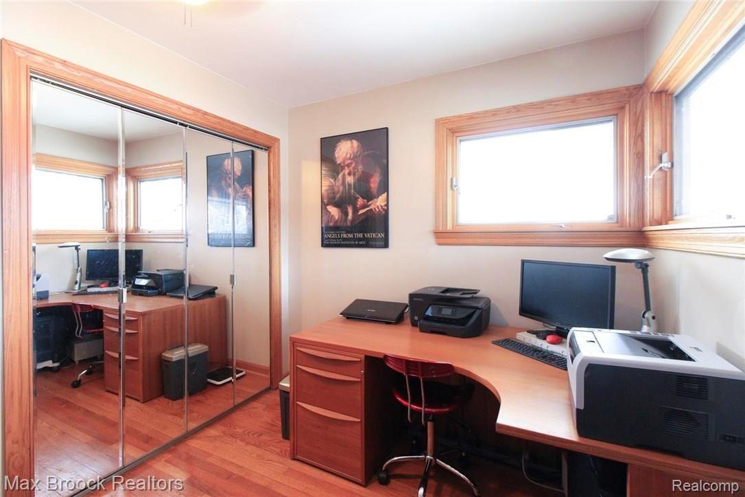 33 Amherst Road Pleasant Ridge, MI 48069 - Photo 19 of 22 Bedroom (now serving as Office)