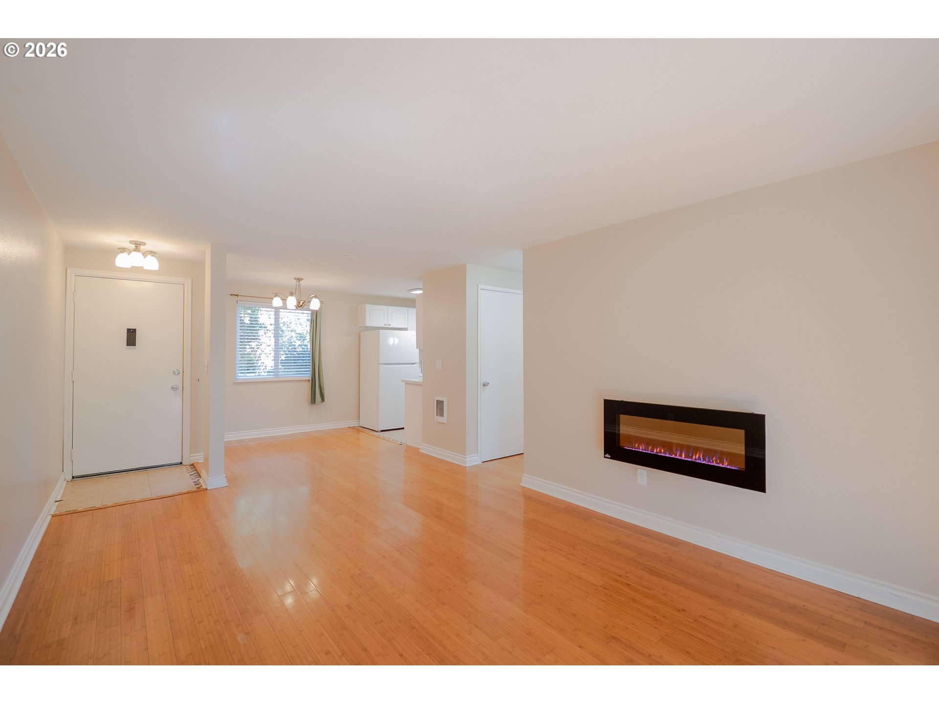 14095 Southwest Walker Road, Unit 71 Beaverton, OR 97005 - Photo 5 of 26 Living Room/Dining Room