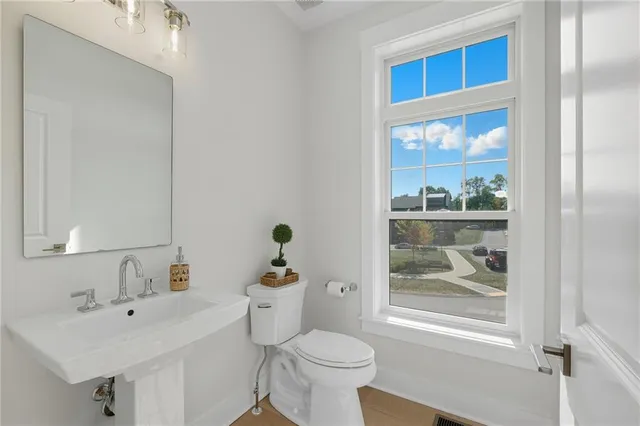 $539,000 | 418 Magnolia Drive, Venetia, PA 15367