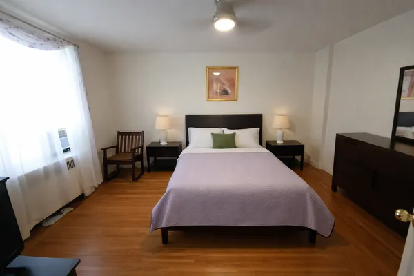 $165,000 | Undisclosed Address | Bedford Park