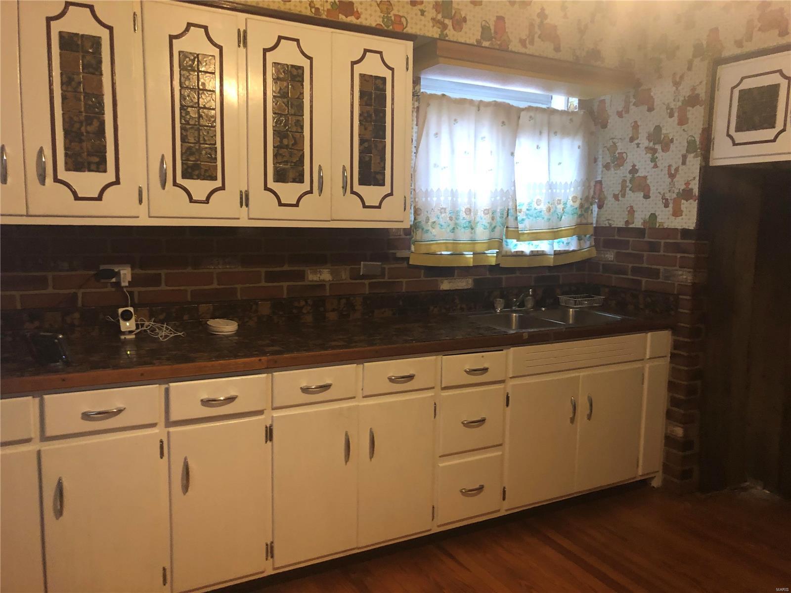 8715 Natural Bridge Road St. Louis, MO 63121 - Photo 6 of 9 Gallery Image 6