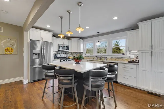 $1,295,000 | 14881 State Hwy AA, Potosi, MO 63664