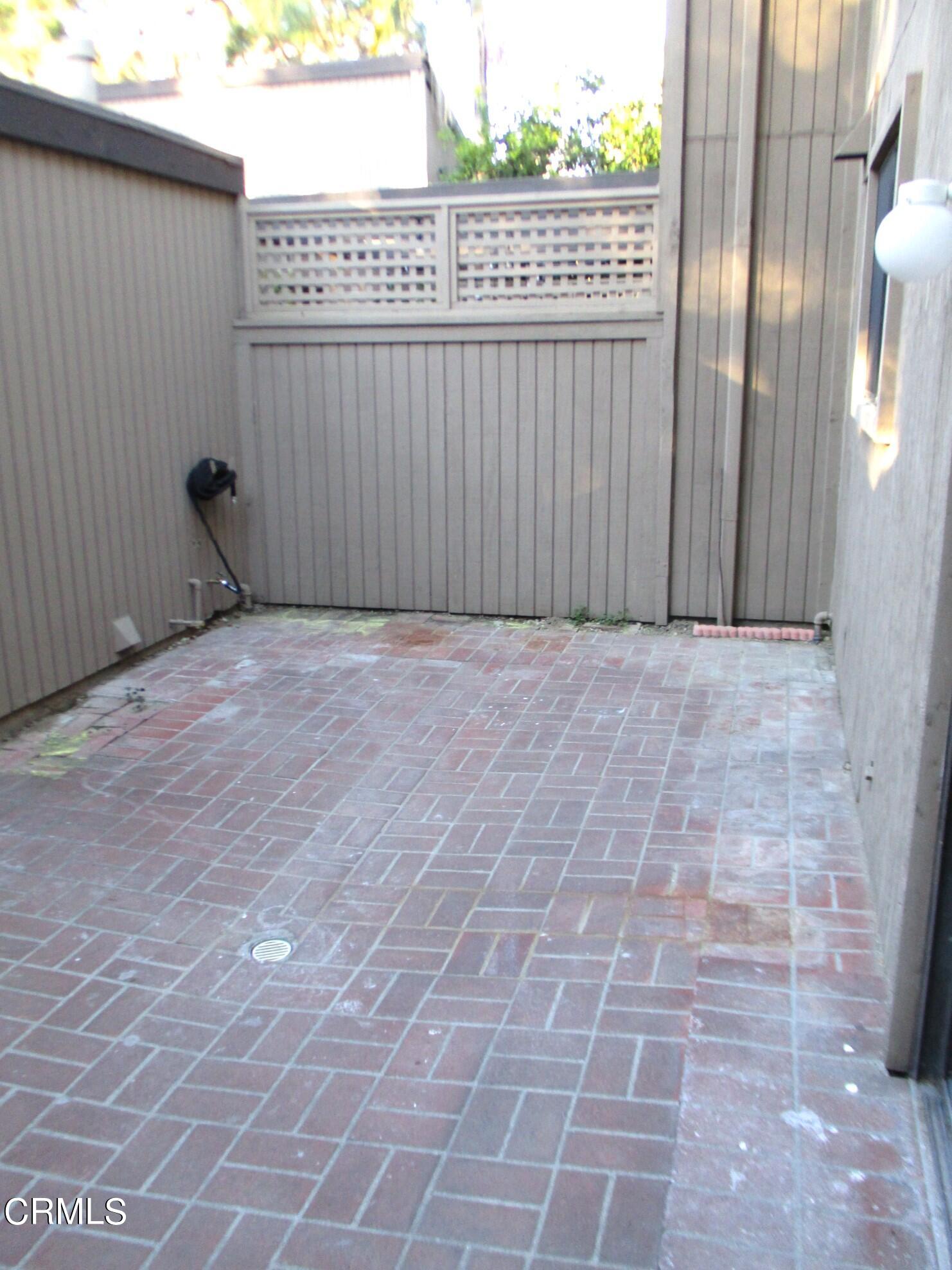 375 West Walnut Street Pasadena, CA 91103 - Photo 16 of 42 a view of a glass door