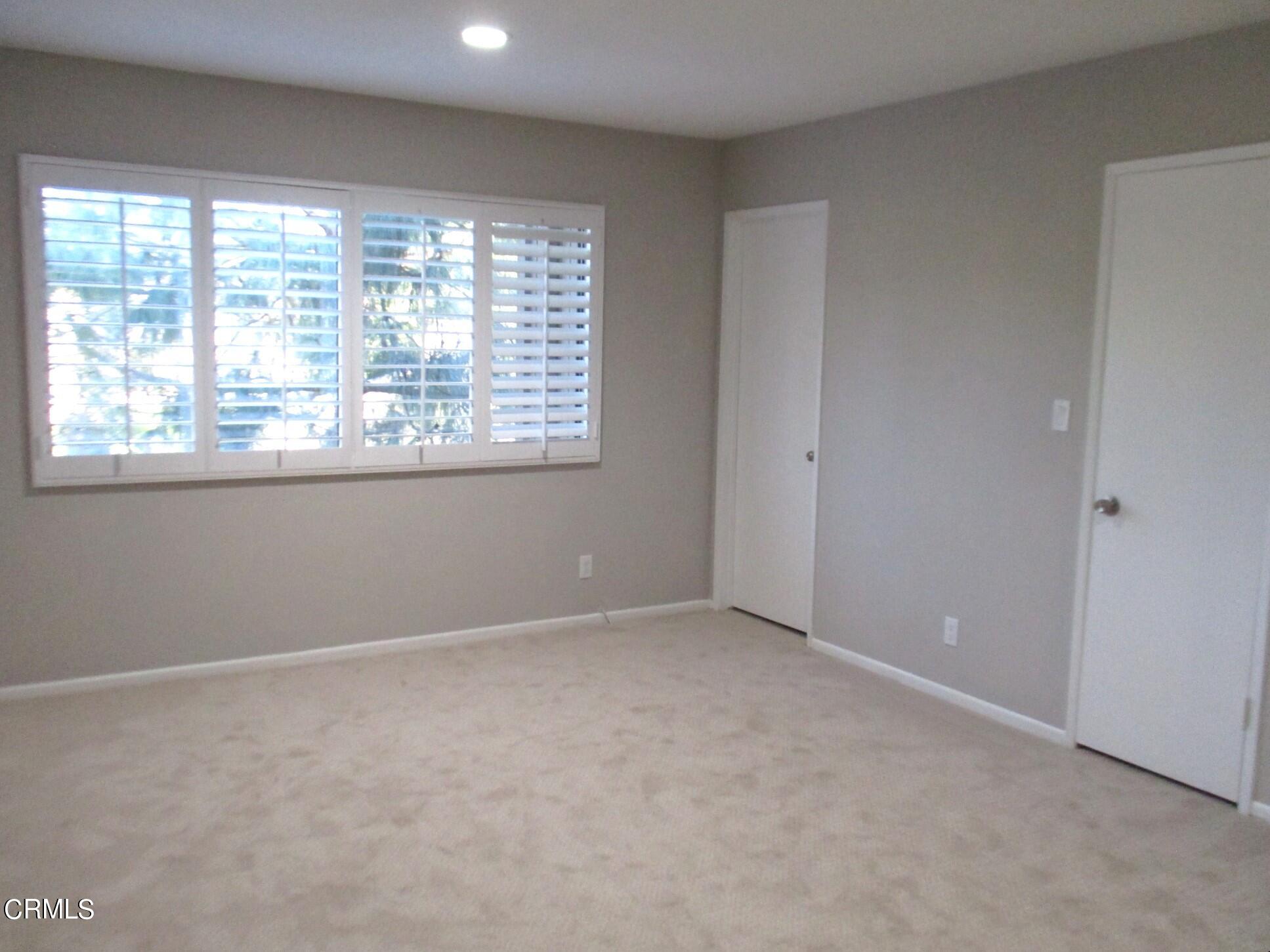 375 West Walnut Street Pasadena, CA 91103 - Photo 26 of 42 an empty room with a window