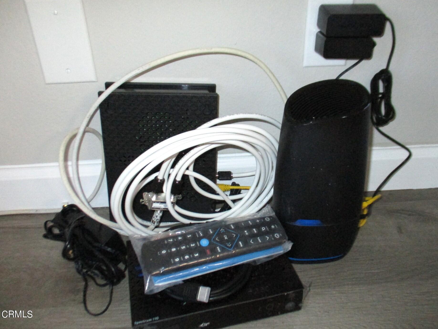 375 West Walnut Street Pasadena, CA 91103 - Photo 32 of 42 a utility room with dryer and washer