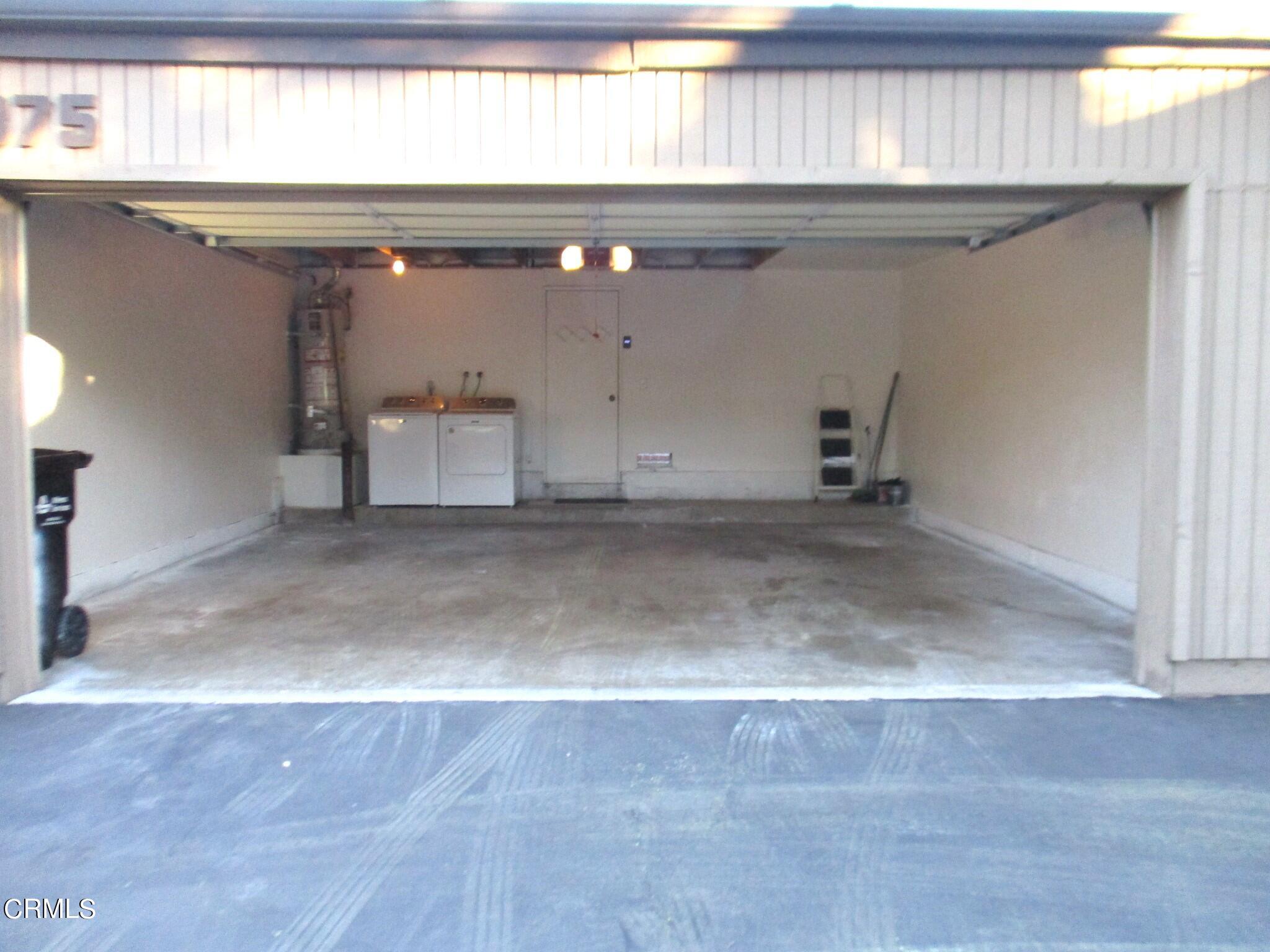 375 West Walnut Street Pasadena, CA 91103 - Photo 34 of 42 a view of a garage