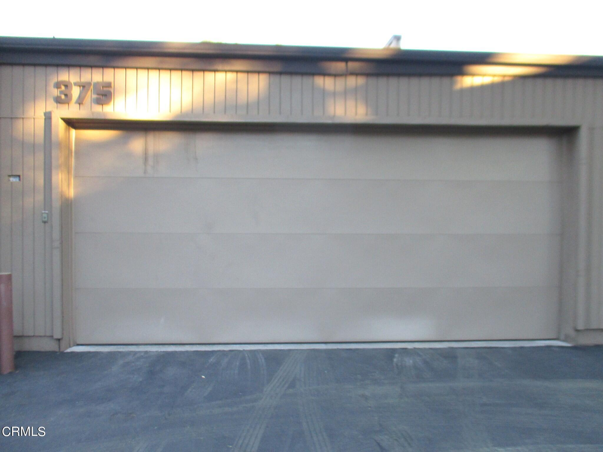 375 West Walnut Street Pasadena, CA 91103 - Photo 35 of 42 a view of an empty room