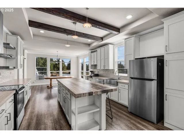 $399,900 | 16277 Southeast Cahvilla Road, Prineville, OR 97754