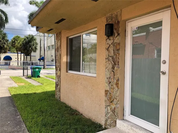 $2,500 | 220 Northwest 46th Street, Unit 220, Miami, FL 33127