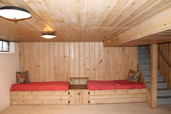 926 Plumtree Road Springfield, MA 01119 - Photo 19 of 21 a bedroom with a bed and a couch
