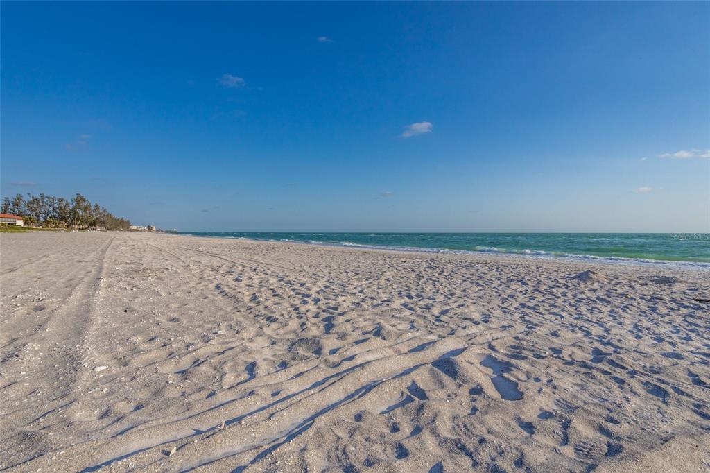 560 Gulf Bay Road Longboat Key, FL 34228 - Photo 3 of 38 a view of a sky view