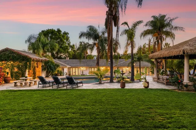 $8,250,000 | 330 Ridgeway Road, Woodside, CA 94062