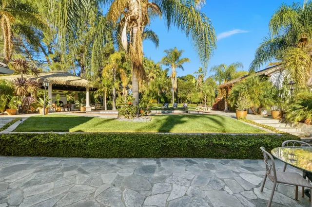$8,250,000 | 330 Ridgeway Road, Woodside, CA 94062