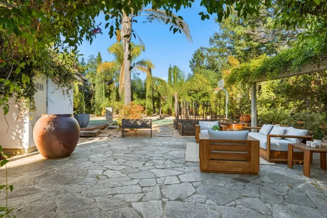 $8,250,000 | 330 Ridgeway Road, Woodside, CA 94062